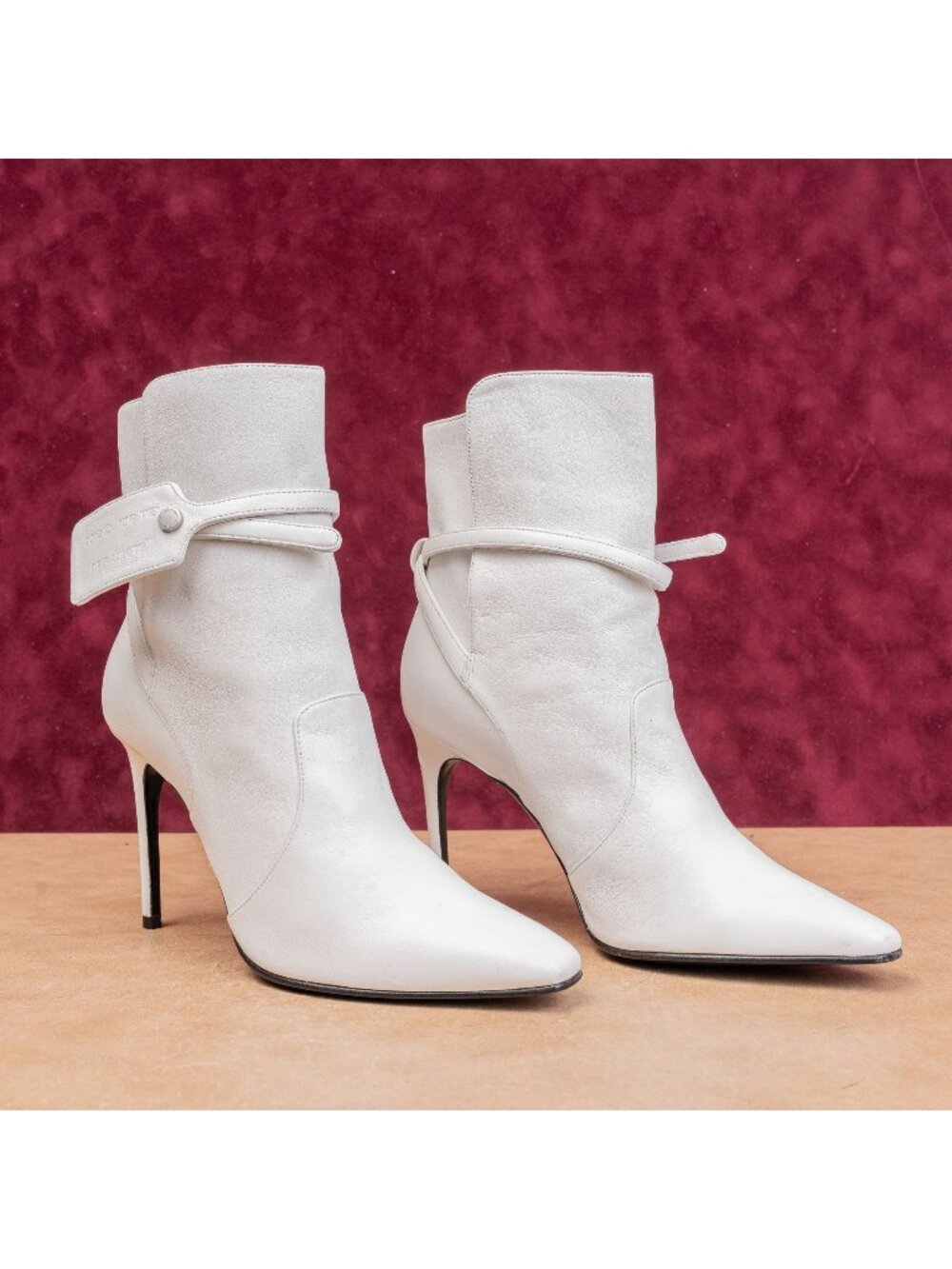 OFF-White Women Zip Tie White Leather Pointy toe Party Boots sz 7-7.5US EUR 38
